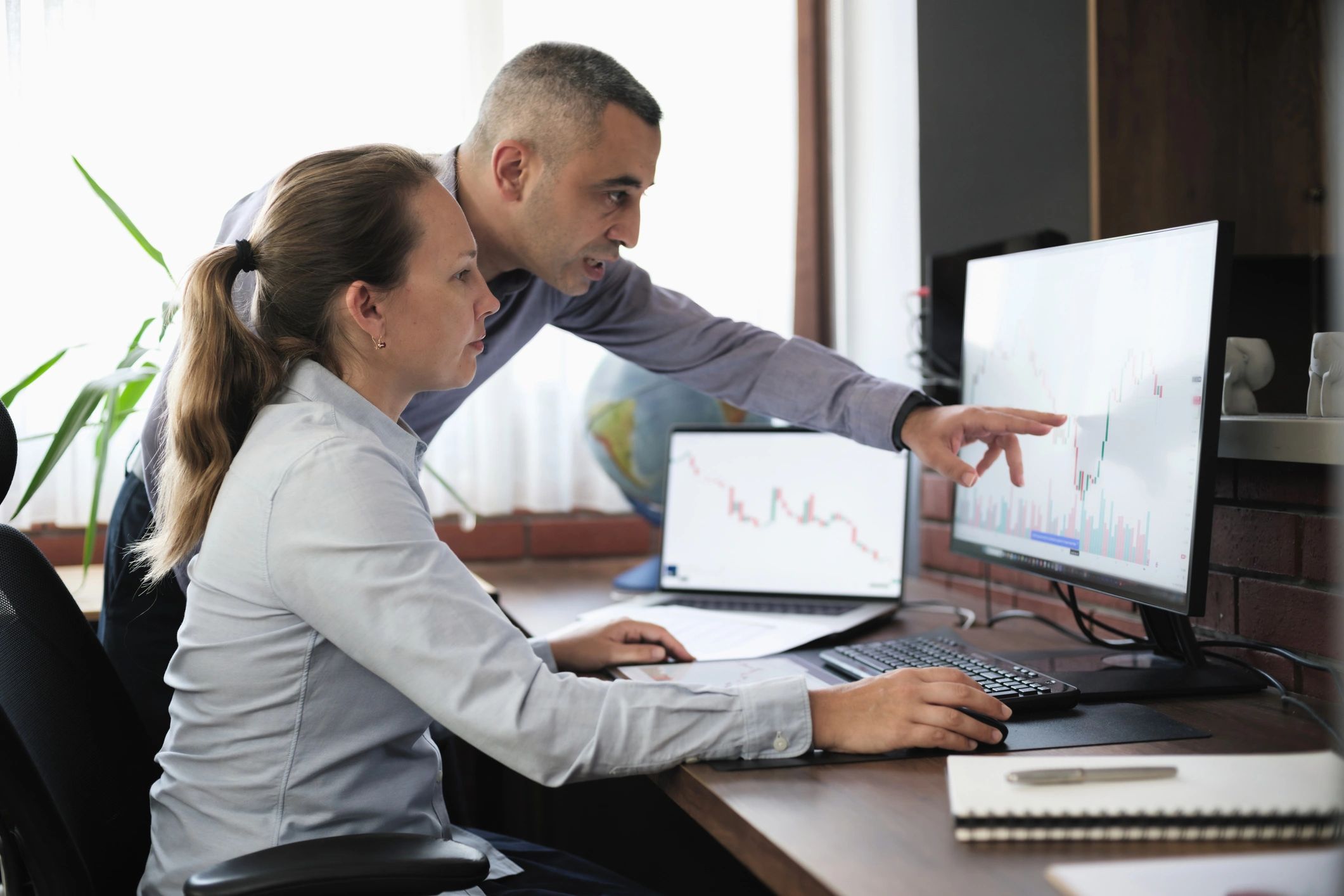 modern institutional finance office trading professional investment management